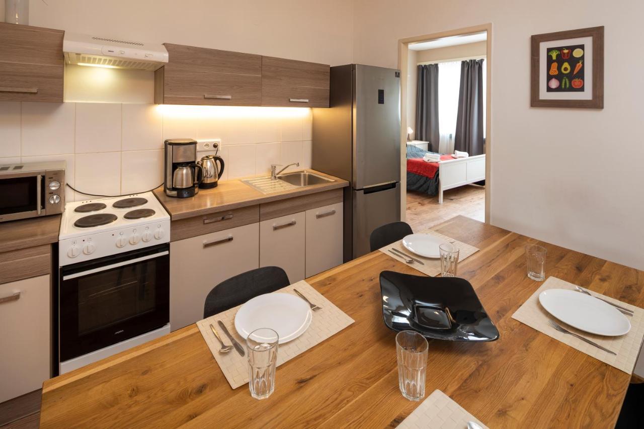 New Town - Apple Apartments Praag Buitenkant foto