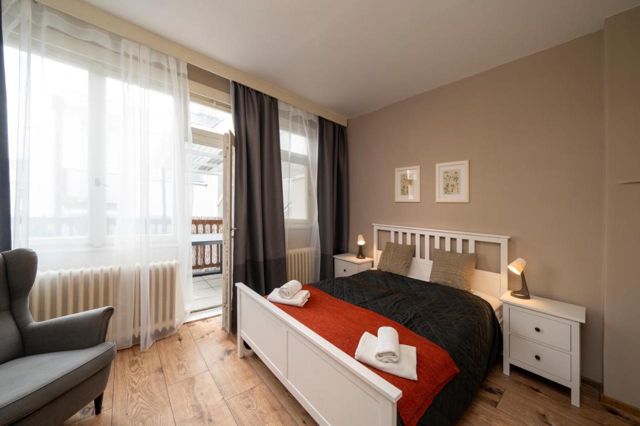 New Town - Apple Apartments Praag Buitenkant foto