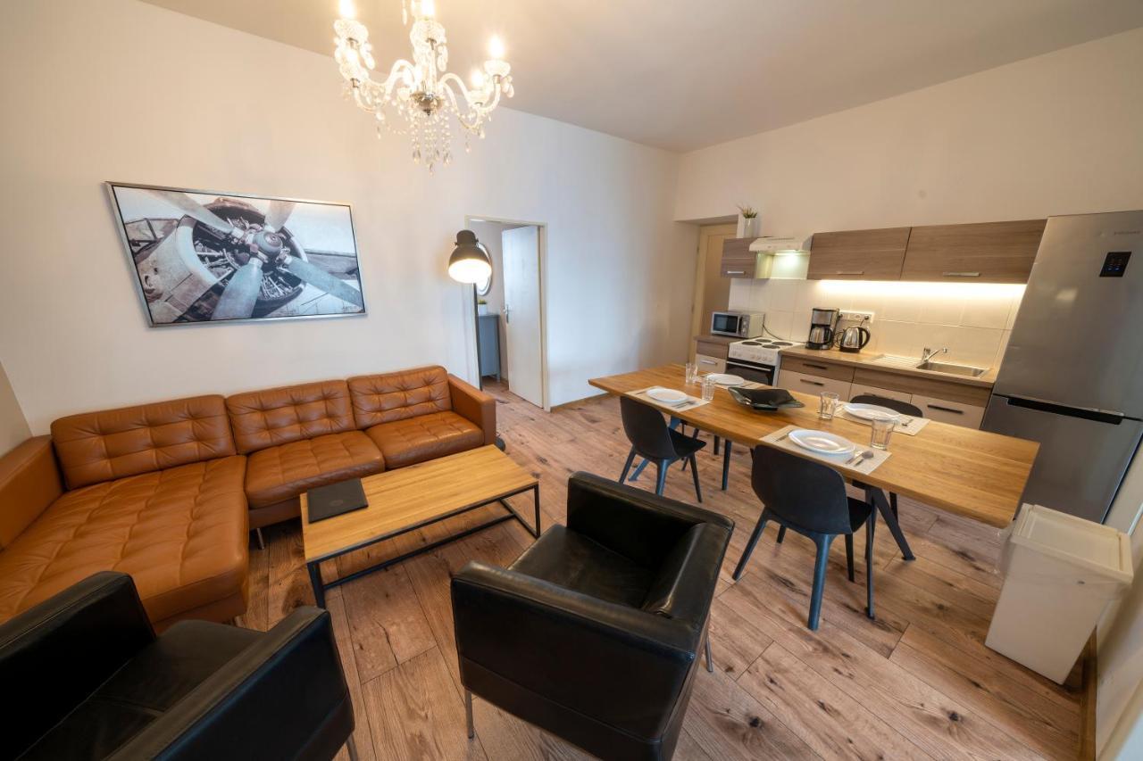 New Town - Apple Apartments Praag Buitenkant foto