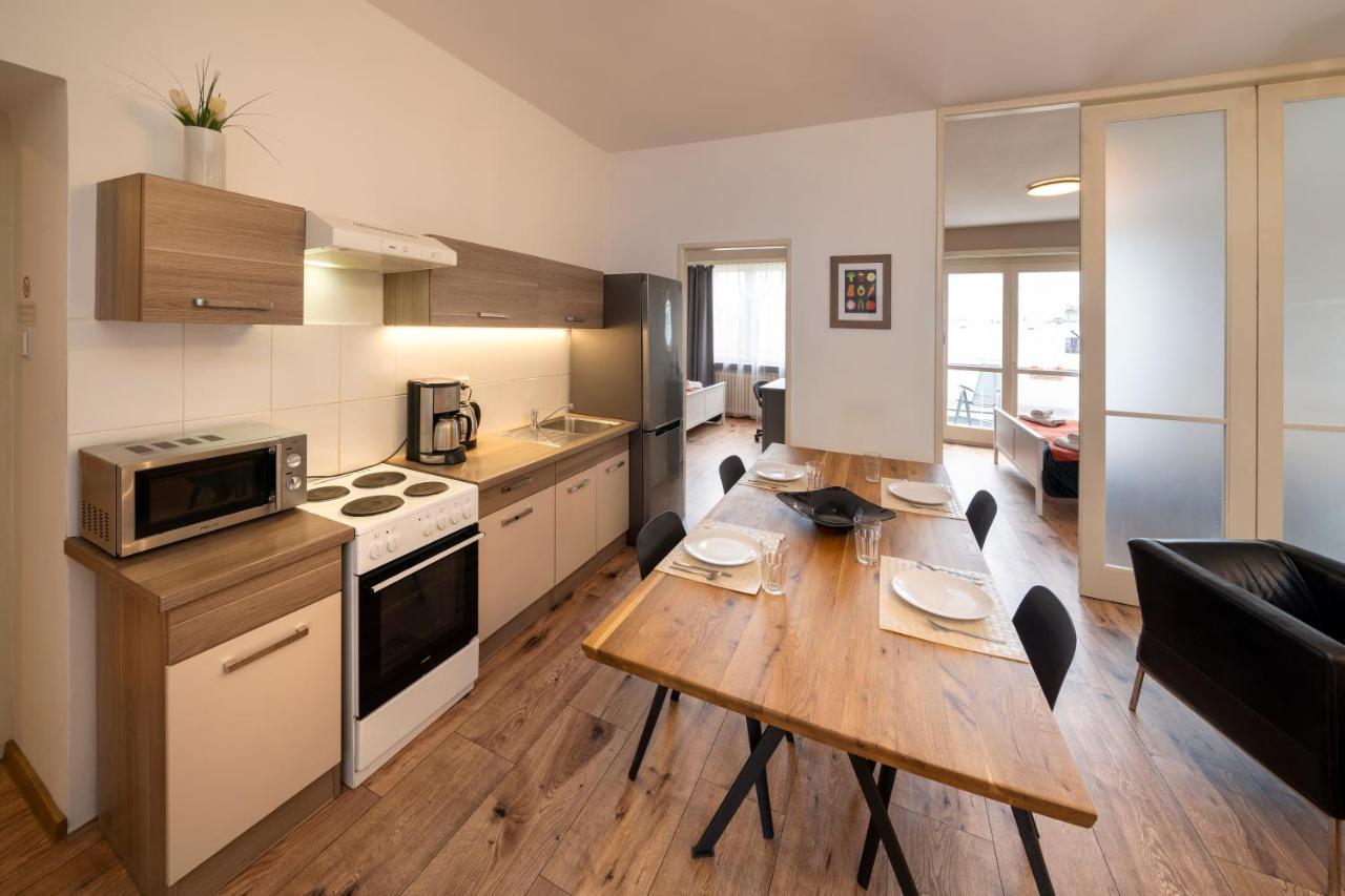 New Town - Apple Apartments Praag Buitenkant foto