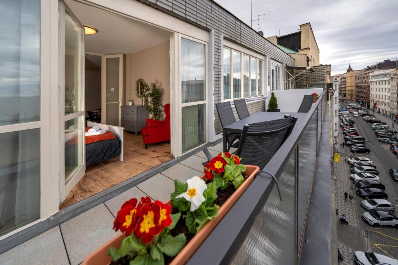 New Town - Apple Apartments Praag Buitenkant foto