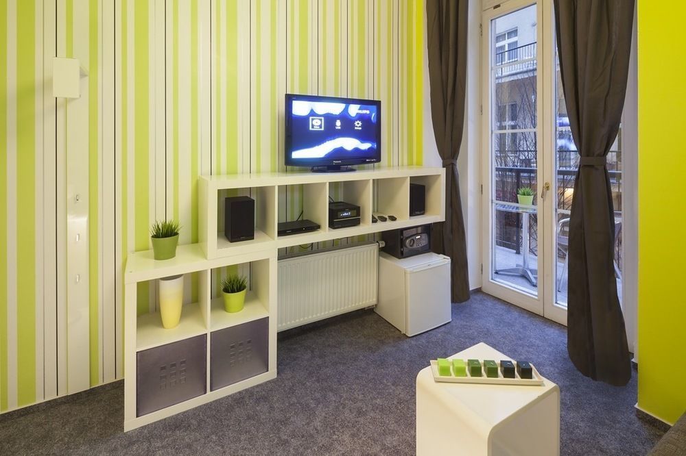 New Town - Apple Apartments Praag Buitenkant foto